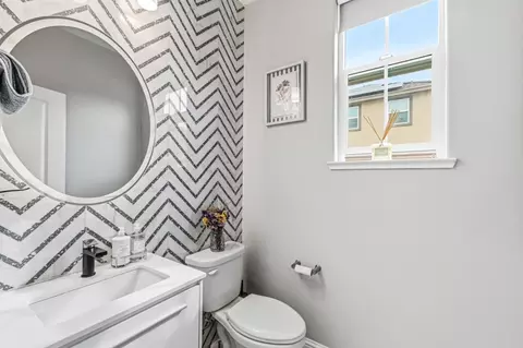 Bath - 24185 Amaranth Loop, Hayward, CA 94541 photo 4 of 6