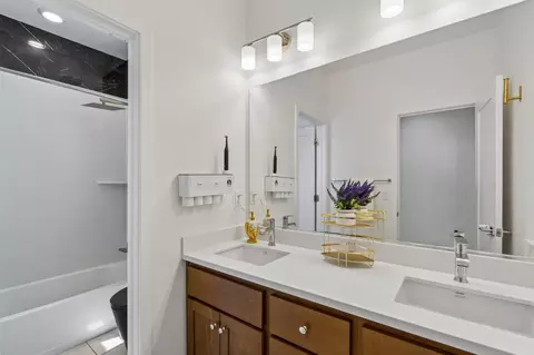 Bath - 2603 Mulholland Dr, Lathrop, CA 95330 photo 5 of 6