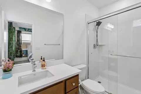 Bath - 2603 Mulholland Dr, Lathrop, CA 95330 photo 4 of 6