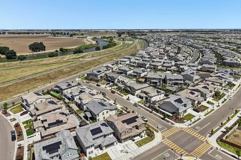 View/Area - 2603 Mulholland Dr, Lathrop, CA 95330 photo 4 of 13