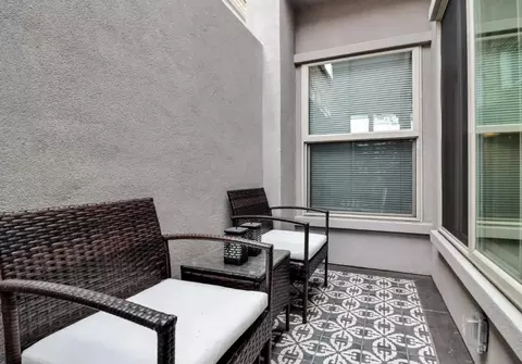 Exterior - Th St, Oakland, CA 94609 photo 1 of 3
