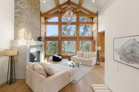 Living - 1525 Headlands Dr, Napa, CA 94558 photo 2 of 6
