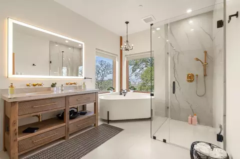 Bath - 1525 Headlands Dr, Napa, CA 94558 photo 1 of 8