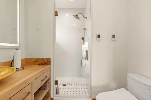 Bath - 1525 Headlands Dr, Napa, CA 94558 photo 7 of 8