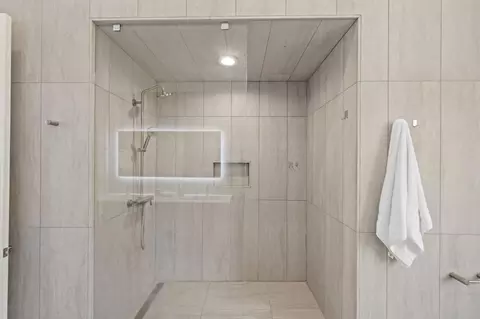 Bath - 2698 Greenrock Rd, Milpitas, CA 95035 photo 5 of 8