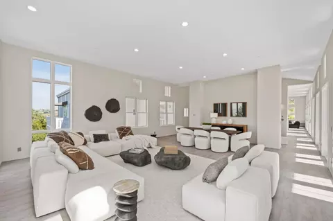 Living - 2698 Greenrock Rd, Milpitas, CA 95035 photo 3 of 5