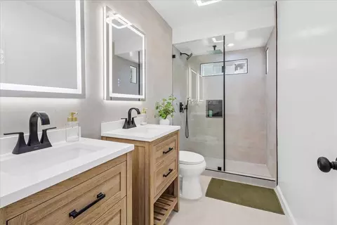 Bath - 7183 Tustin Rd, Salinas, CA 93907 photo 4 of 5