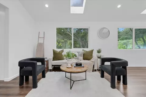 Living - 7183 Tustin Rd, Salinas, CA 93907 photo 3 of 3