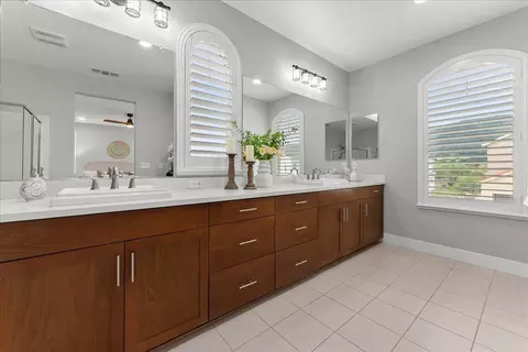 Bath - 1448 Freeman Ln, Pleasanton, CA 94566 photo 3 of 6