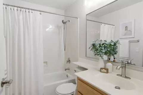 Bath - 9358 Lone Deer Way, Gilroy, CA 95020 photo 1 of 4
