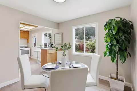 Dining - 1024 Rio Vista Dr, Pacifica, CA 94044 photo 3 of 4