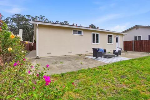 Exterior - 1024 Rio Vista Dr, Pacifica, CA 94044 photo 7 of 11