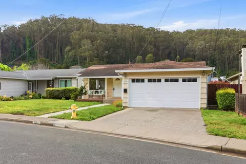 Exterior - 1024 Rio Vista Dr, Pacifica, CA 94044 photo 4 of 11
