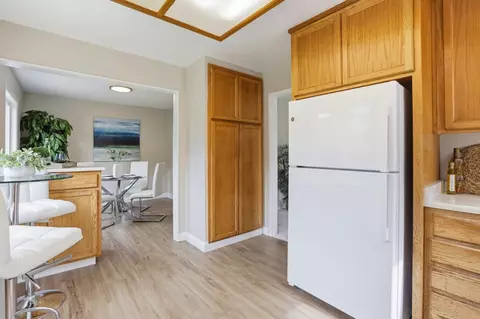 Kitchen - 1024 Rio Vista Dr, Pacifica, CA 94044 photo 2 of 2