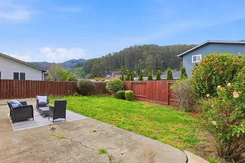 Exterior - 1024 Rio Vista Dr, Pacifica, CA 94044 photo 10 of 11