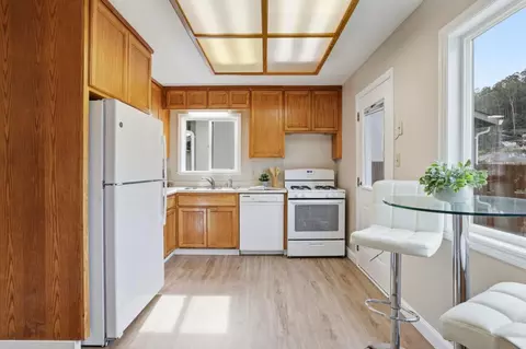Kitchen - 1024 Rio Vista Dr, Pacifica, CA 94044 photo 1 of 2