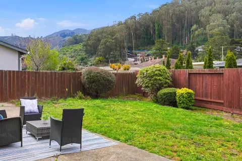 Exterior - 1024 Rio Vista Dr, Pacifica, CA 94044 photo 9 of 11
