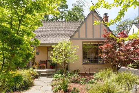 2110 Bowdoin St, Palo Alto, CA 94306