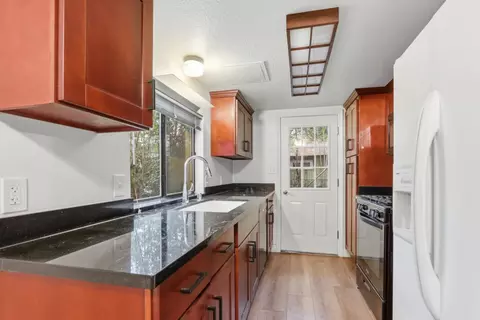Kitchen - 357 S 16th St, San Jose, CA 95112 photo 5 of 6