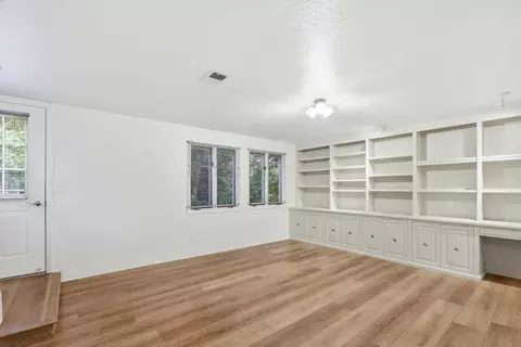 Living - 357 S 16th St, San Jose, CA 95112 photo 5 of 6
