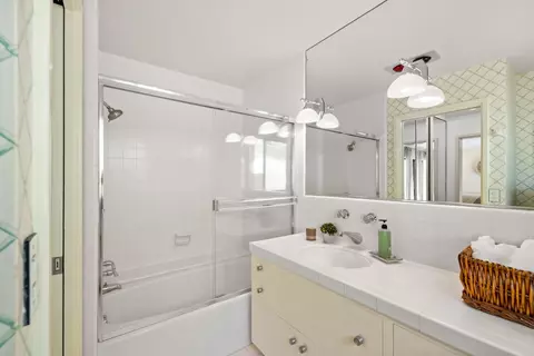 Bath - 13538 Paseo Terrano, Salinas, CA 93908 photo 3 of 4