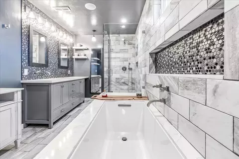 Bath - 570 Casanova Ave, Monterey, CA 93940 photo 3 of 7
