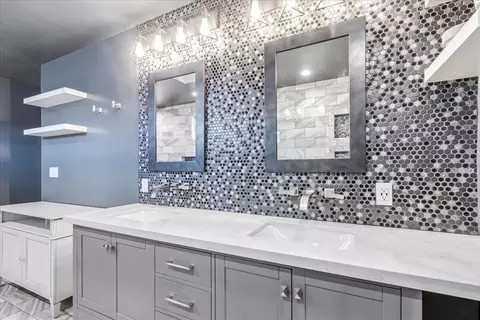Bath - 570 Casanova Ave, Monterey, CA 93940 photo 4 of 7