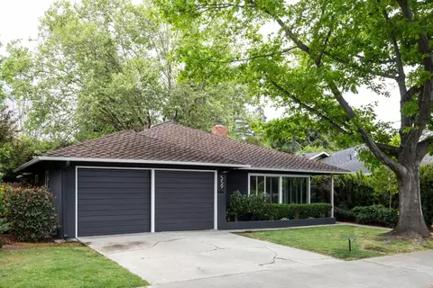 559 Hilbar Ln, Palo Alto, CA 94303