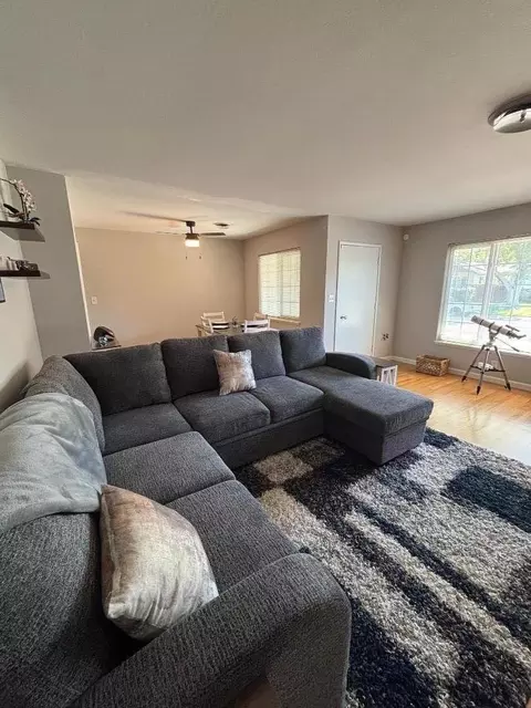 5660 Jacks Ln, Sacramento, CA 95822