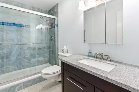 Bath - 101 Shell Dr #112, Watsonville, CA 95076 photo 1 of 2