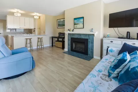 Living - 101 Shell Dr #112, Watsonville, CA 95076 photo 4 of 5