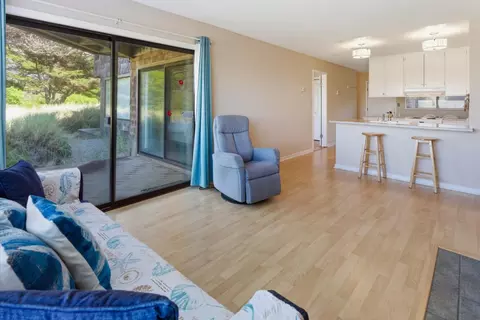 Living - 101 Shell Dr #112, Watsonville, CA 95076 photo 3 of 5