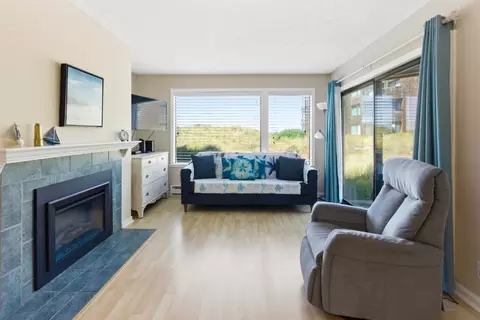 Living - 101 Shell Dr #112, Watsonville, CA 95076 photo 1 of 5