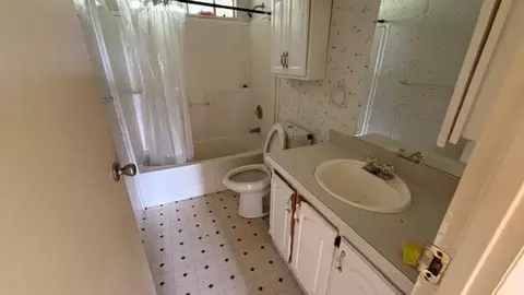 Bath - 8340 Mcclure Ave, Gerber, CA 96035 photo 5 of 5