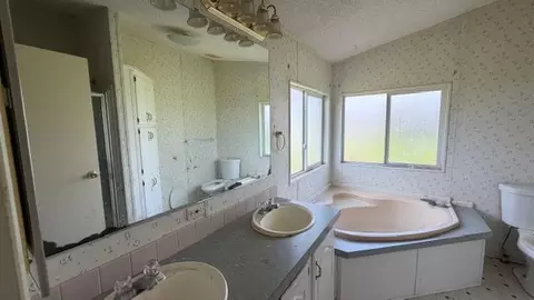 Bath - 8340 Mcclure Ave, Gerber, CA 96035 photo 2 of 5