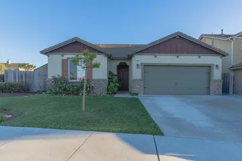1581 Panorama Dr, Hollister, CA 95023