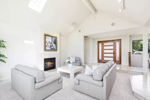 Living - 321 Pine Forest Dr, Aptos, CA 95003 photo 4 of 7