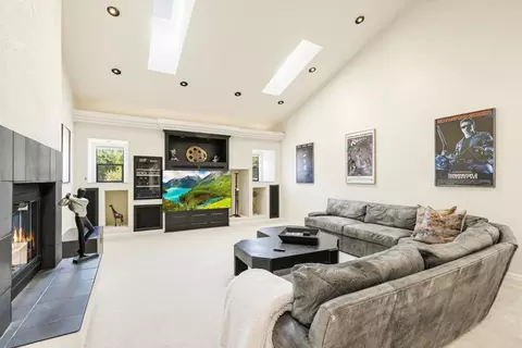 Living - 321 Pine Forest Dr, Aptos, CA 95003 photo 5 of 7