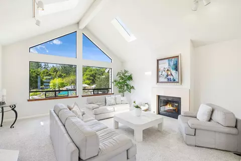 Living - 321 Pine Forest Dr, Aptos, CA 95003 photo 3 of 7