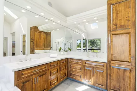 Bath - 321 Pine Forest Dr, Aptos, CA 95003 photo 1 of 5