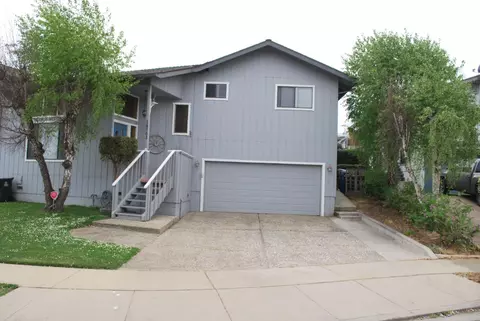 Exterior - 18761 Eisenhower St, Salinas, CA 93906 photo 2 of 5