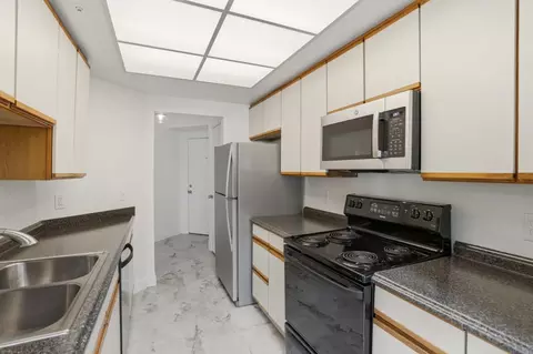 Kitchen - 2621 Willowbrook Ln 110, Aptos, CA 95003 photo 1 of 2