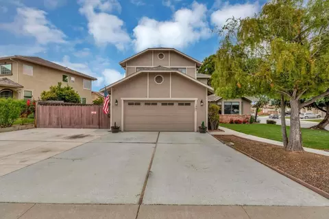 1951 Calistoga Dr, Hollister, CA 95023