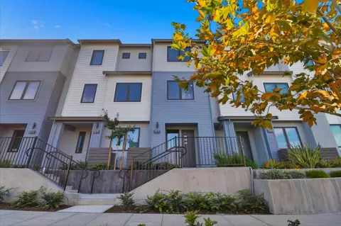 2871 Josephine Ln, Palo Alto, CA 94303