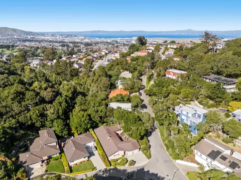 View/Area - 2 Corte Camellia, Millbrae, CA 94030 photo 4 of 7