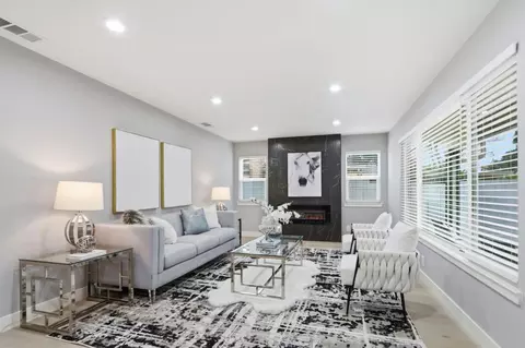 2121 Francis Ave, Santa Clara, CA 95051