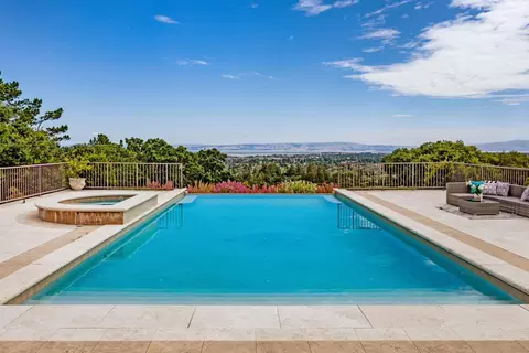 490 Las Pulgas Dr, Woodside, CA 94062