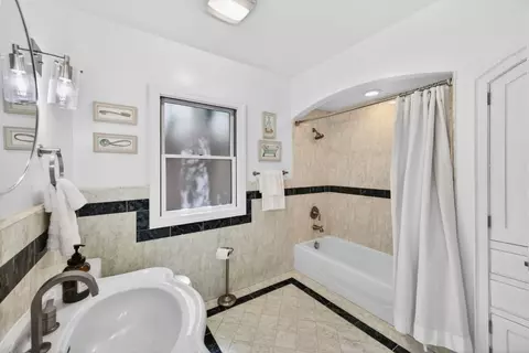 Bath - 1270 Mckendrie St, San Jose, CA 95126 photo 3 of 7
