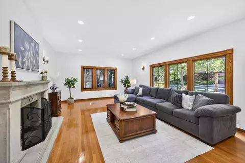 Living - 1270 Mckendrie St, San Jose, CA 95126 photo 1 of 4
