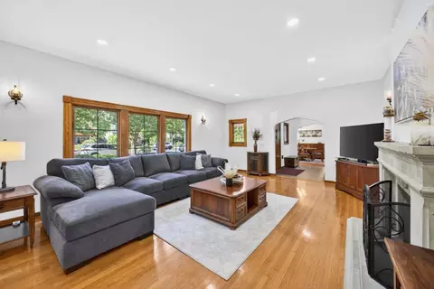 Living - 1270 Mckendrie St, San Jose, CA 95126 photo 2 of 4